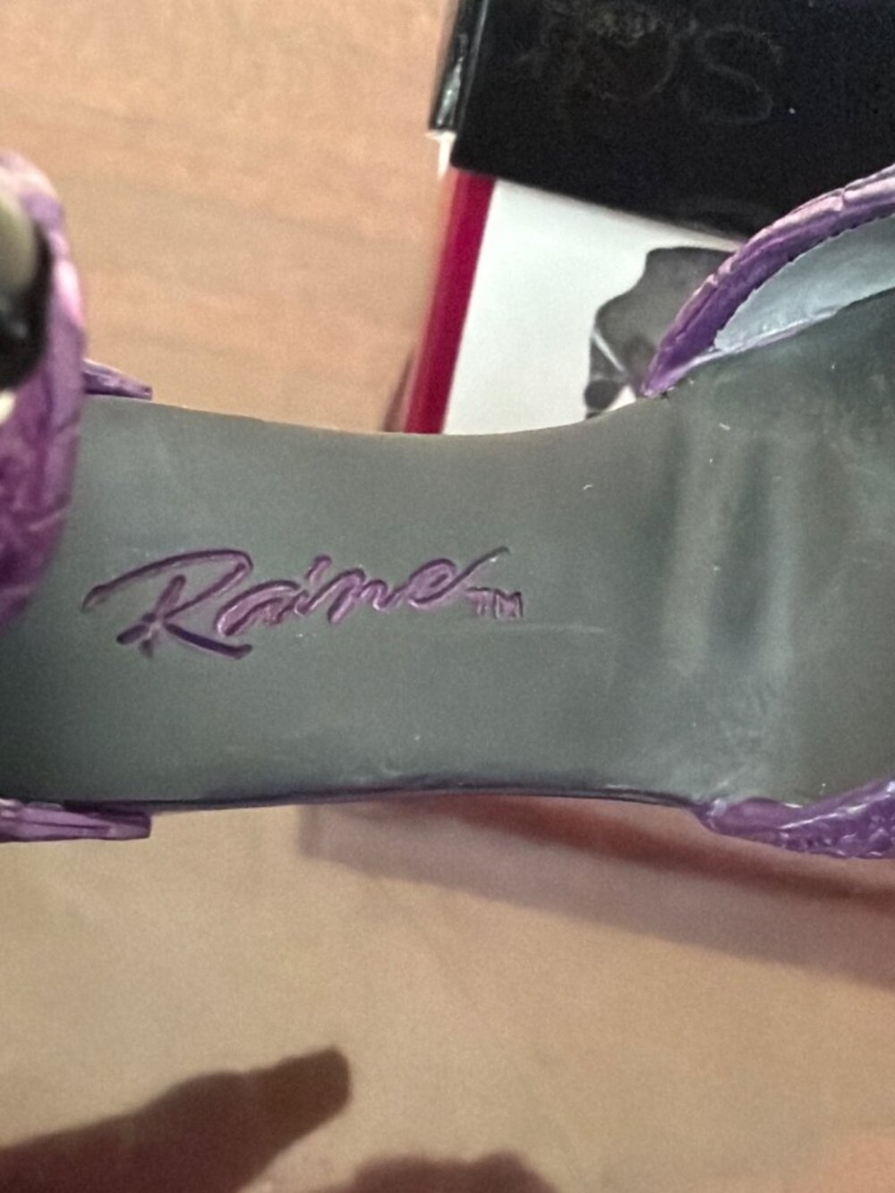 2010 Lorraine Vail Just the Right Shoe "Knockout" Mini Shoe Fig Purple NEW - Picture 7 of 10